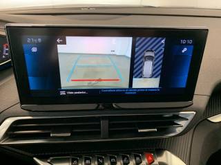 PEUGEOT 5008 usata, con Leve al volante