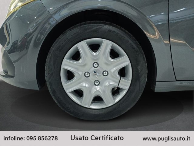PEUGEOT 208 usata, con Sedile posteriore sdoppiato