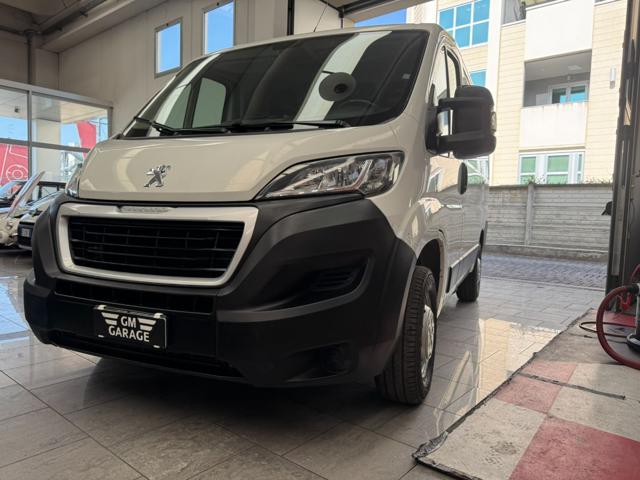 PEUGEOT Boxer usata, con USB