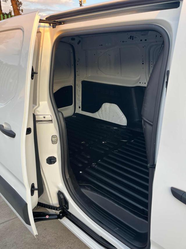 PEUGEOT Partner usata, con Specchietti laterali elettrici