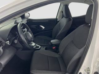 TOYOTA Yaris usata 8
