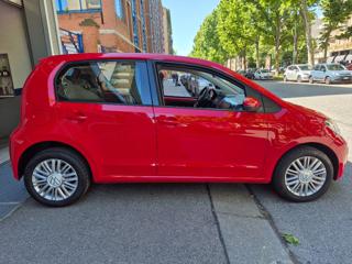 VOLKSWAGEN up! usata, con Autoradio
