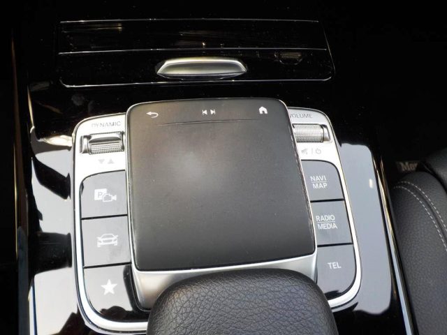 MERCEDES-BENZ CLA 180 usata 73