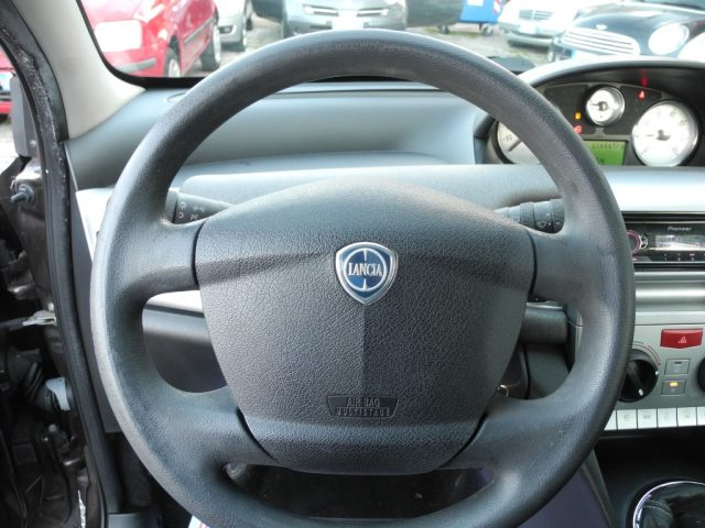 LANCIA Ypsilon usata, con Autoradio