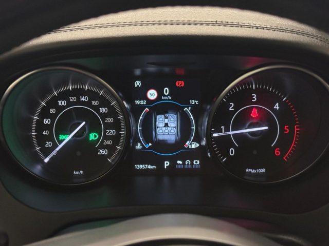 JAGUAR E-Pace usata, con Fari LED