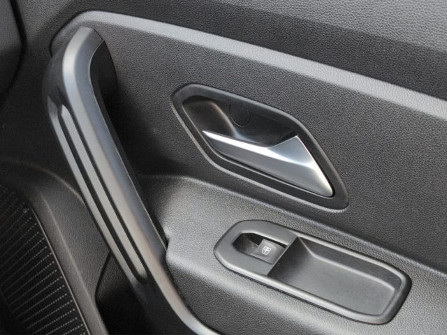 DACIA Duster usata, con USB