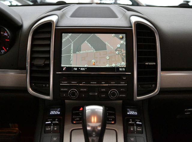 PORSCHE Cayenne usata, con Autoradio