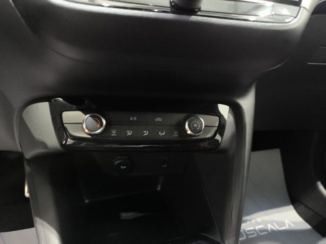 OPEL Corsa usata, con Fari LED