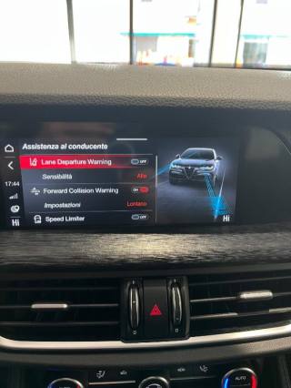 ALFA ROMEO Stelvio usata, con Sedile posteriore sdoppiato