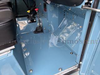 LAND ROVER Defender usata 10
