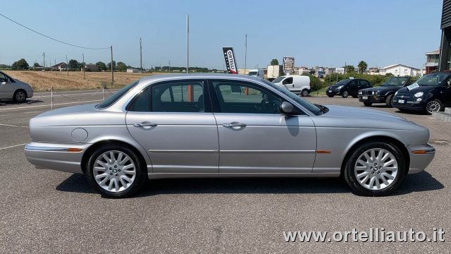 JAGUAR XJ usata, con Cerchi in lega