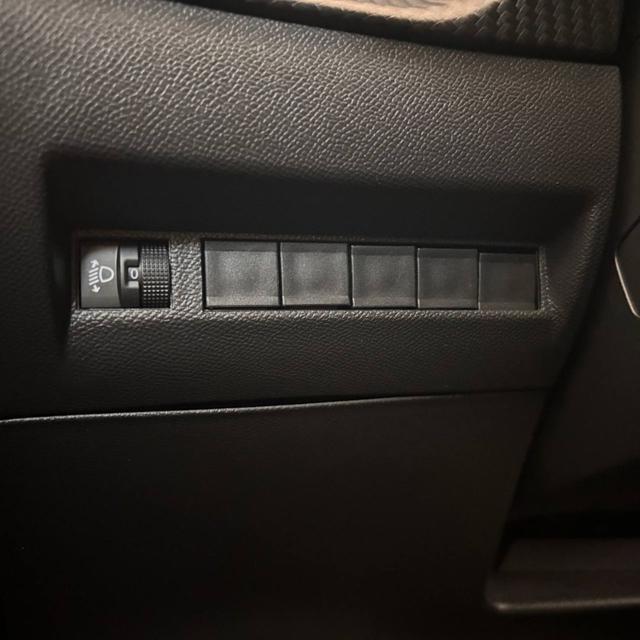 PEUGEOT 208 usata, con Controllo elettronico della corsia