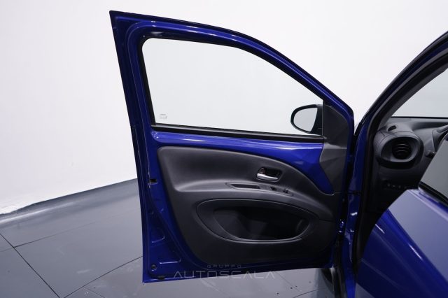 TOYOTA Aygo X usata, con ESP