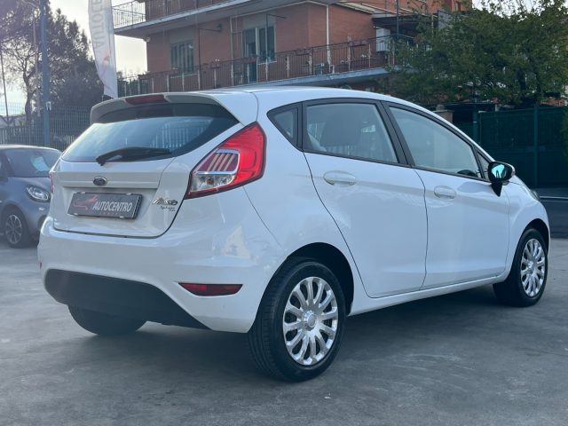 FORD Fiesta usata, con Autoradio