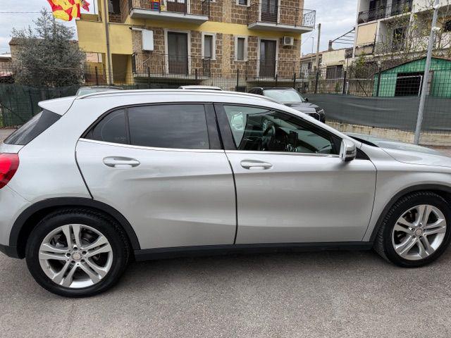 MERCEDES-BENZ GLA 200 usata, con Climatizzatore