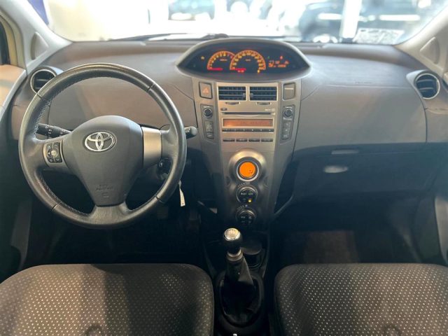 TOYOTA Yaris usata, con Sedile posteriore sdoppiato