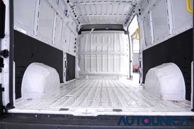PEUGEOT Boxer usata, con Bracciolo