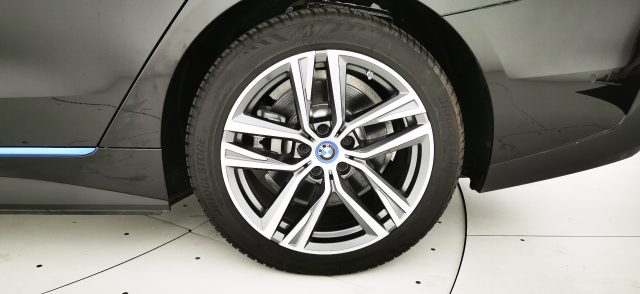 BMW i4 usata, con USB