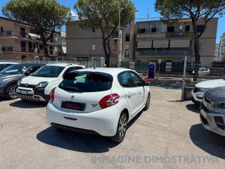PEUGEOT 208 usata, con Autoradio