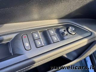 PEUGEOT 5008 usata, con Fari LED
