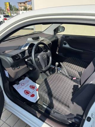 TOYOTA iQ usata, con ESP
