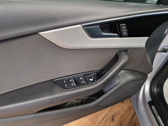 AUDI A4 usata, con Sensori di parcheggio posteriori