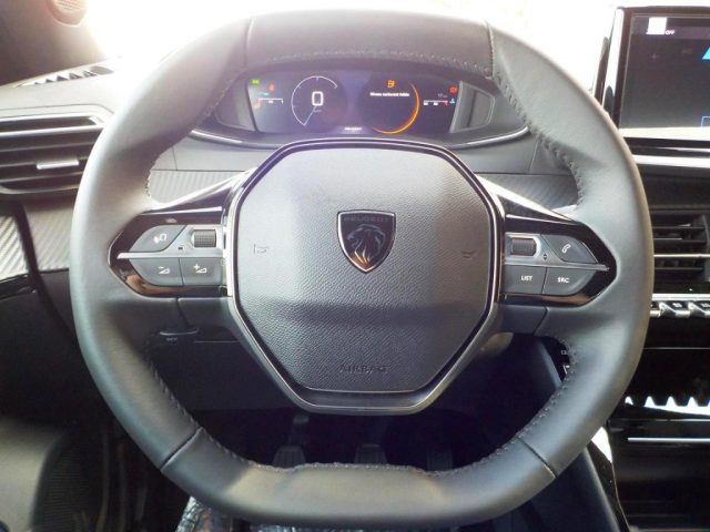 PEUGEOT 2008 usata, con Volante multifunzione