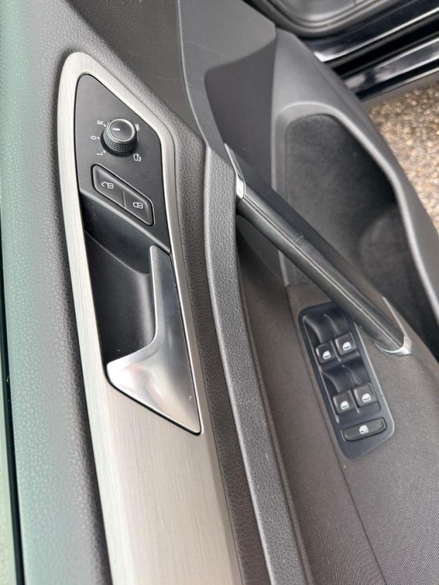 VOLKSWAGEN Golf usata, con Boardcomputer