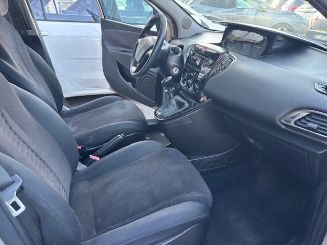 LANCIA Ypsilon usata, con Immobilizzatore elettronico