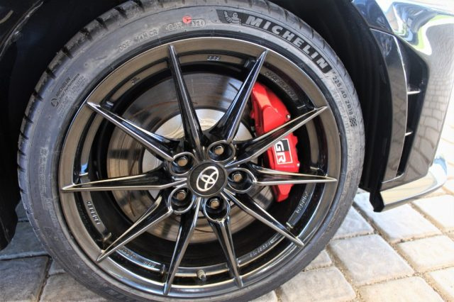 TOYOTA Yaris usata, con Volante multifunzione