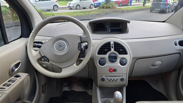 RENAULT Modus usata, con Volante in pelle