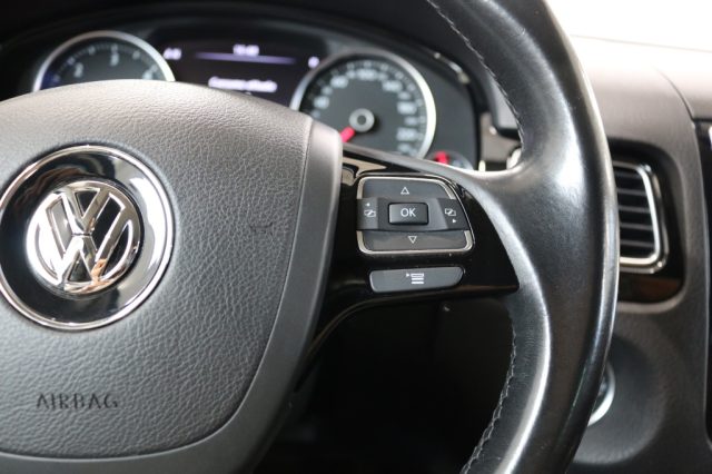 VOLKSWAGEN Touareg usata 23
