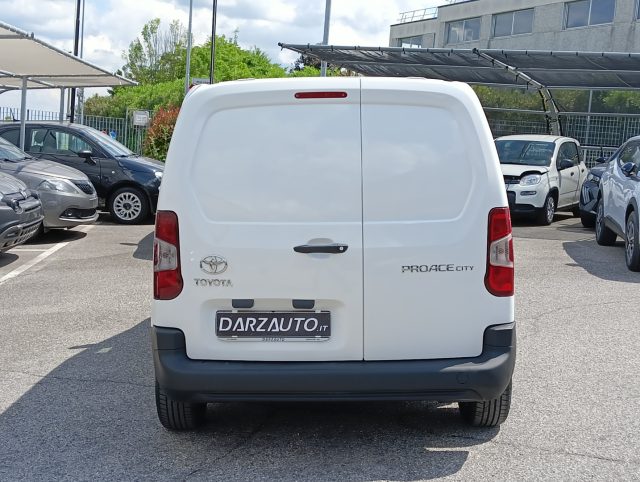 TOYOTA Proace City usata, con Autoradio digitale