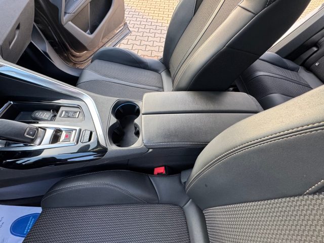 PEUGEOT 3008 usata, con Sistema di navigazione