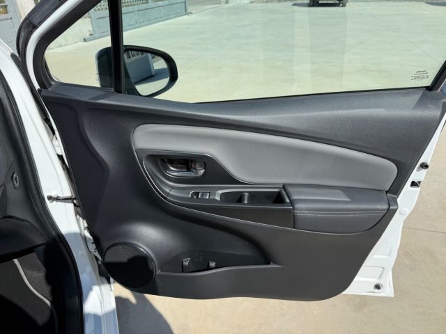 TOYOTA Yaris usata 23