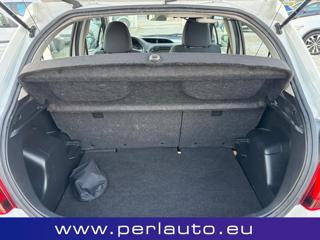 TOYOTA Yaris usata, con Specchietti laterali elettrici