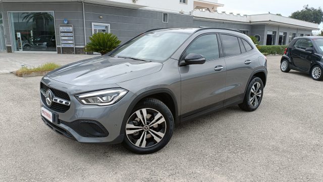 MERCEDES-BENZ GLA 200 usata, con Airbag