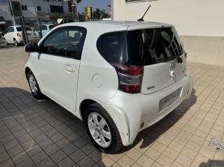 TOYOTA iQ usata, con Antifurto