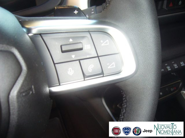 JEEP Avenger usata, con USB