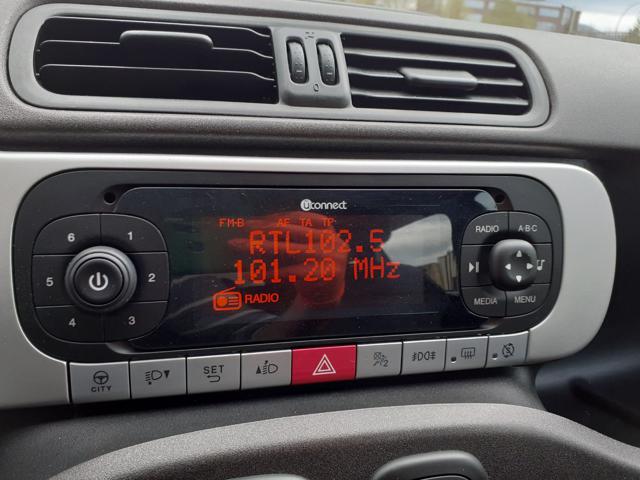 FIAT Panda Cross usata, con USB