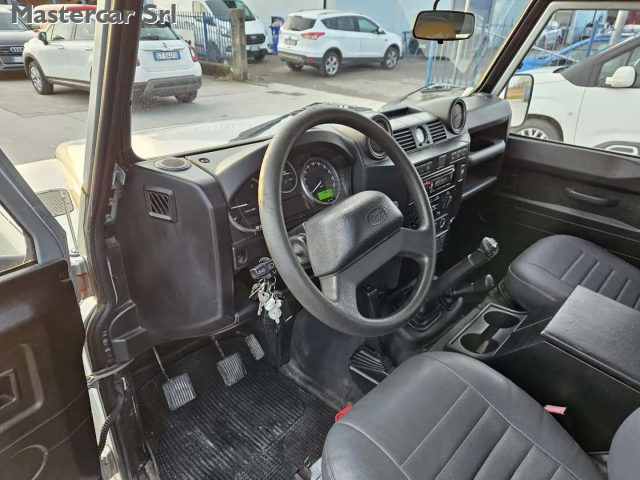LAND ROVER Defender usata 9