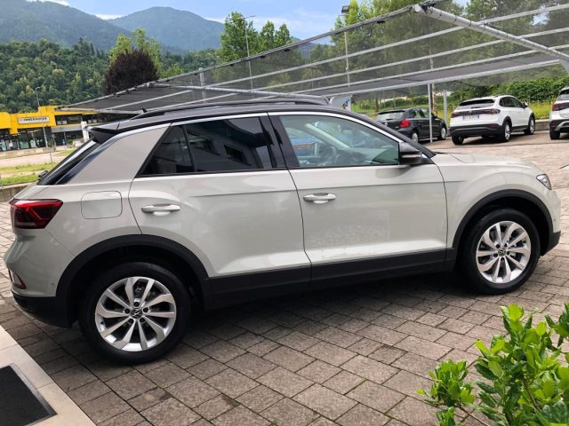 VOLKSWAGEN T-Roc usata, con Autoradio