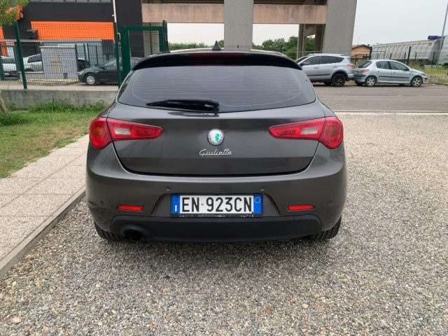 ALFA ROMEO Giulietta usata, con Autoradio