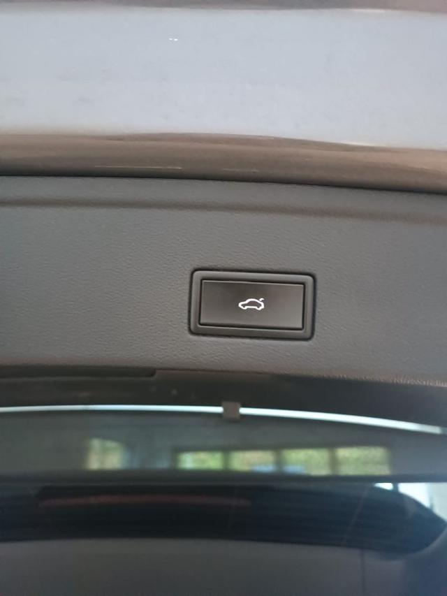 VOLKSWAGEN Touareg usata 37