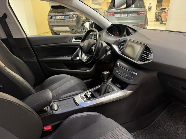 PEUGEOT 308 usata, con Autoradio