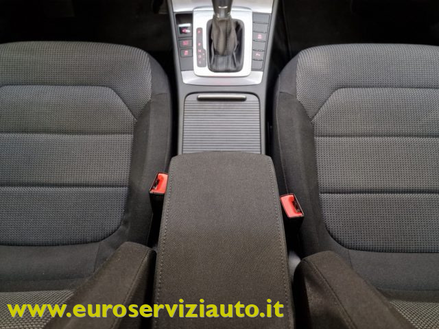VOLKSWAGEN Passat usata 22