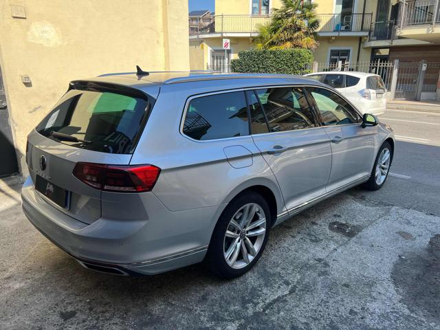 VOLKSWAGEN Passat Variant usata, con Cerchi in lega