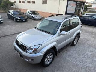 TOYOTA Land Cruiser usata, con Gancio traino
