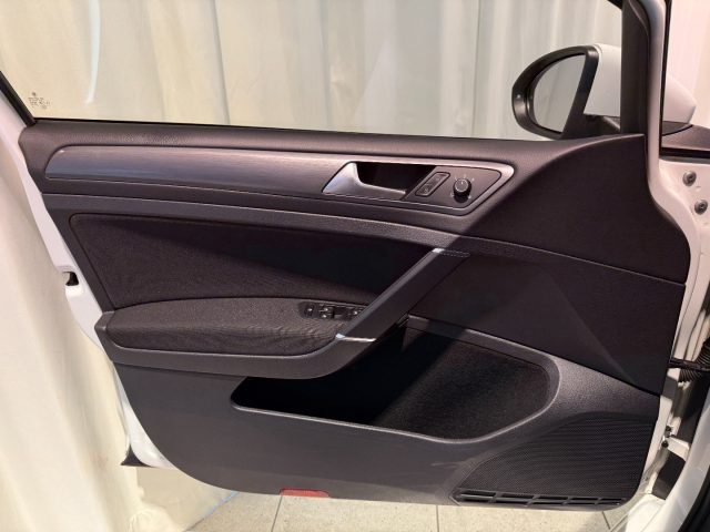 VOLKSWAGEN Golf Variant usata, con Cruise Control