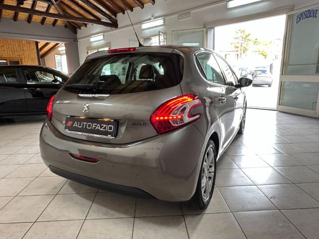 PEUGEOT 208 usata, con Lettore CD